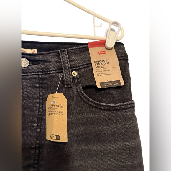 Levi's Women's Ribcage Straight Ankle Jeans - 31 NWT - Picture 7 of 9
